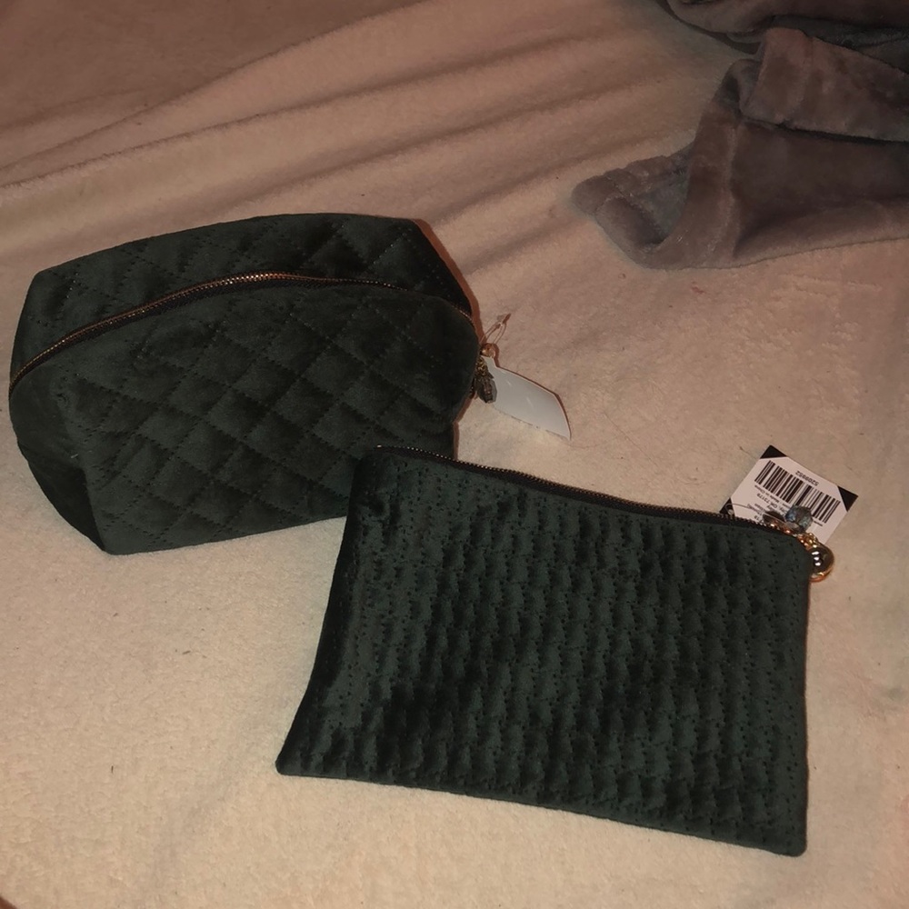 Green Velvet Zipper Pouches